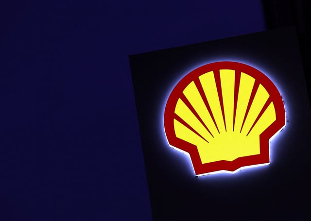 The logo of oil and gas company Shell is seen at a charging station in Brussels, Belgium November 13, 2024. REUTERS/Yves Herman/File Photo