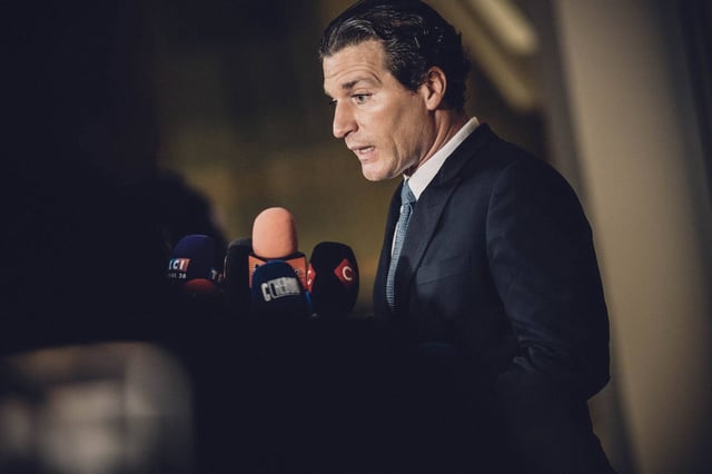 Jérémie Assous, avocat de Gérard Depardieu, au soir de la première journée d'audience au Palais de justice de Paris, le 24 mars 2025.