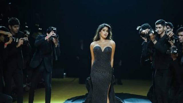 Janhvi Kapoor had a grand reveal to her look with a theatrical performance of shedding the outer robe.