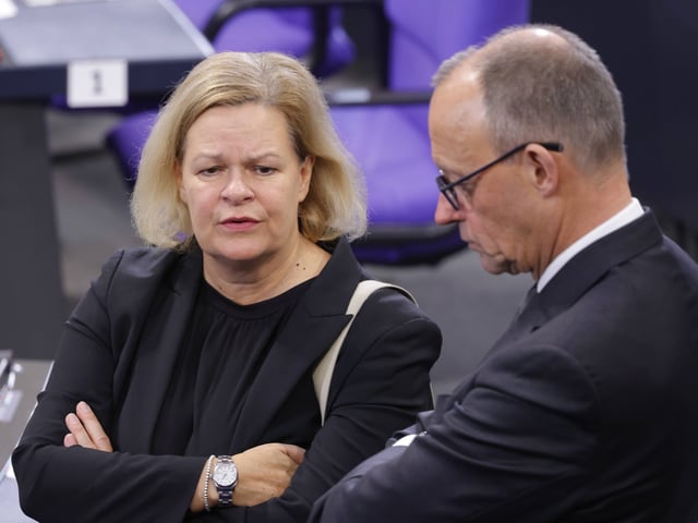 CDU-Chef Friedrich Merz hat einen Geheimplan für die Migrationswende. Selbst Innenministerin Nancy Faeser und die SPD sind dabei wohl mit im Boot.