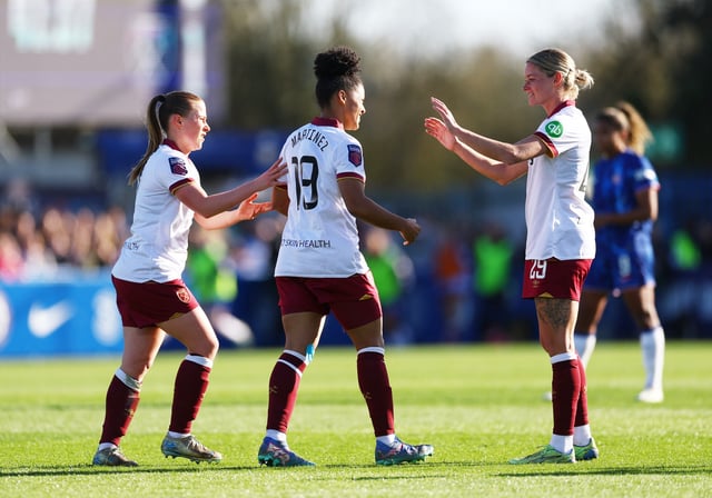 Soccer Football - Women's Super League - Chelsea v West Ham United - Kingsmeadow, London, Britain - March 30, 2025 West Ham United's Shekiera Martinez celebrates scoring their first goal with teammates Action Images via Reuters/Matthew Childs