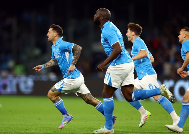 Soccer Football - Serie A - Napoli v AC Milan - Stadio Diego Armando Maradona, Naples, Italy - March 30, 2025 Napoli's Matteo Politano celebrates scoring their first goal with teammates REUTERS/Ciro De Luca