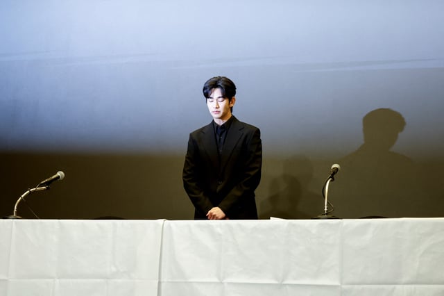 South Korean actor Kim Soo-hyun, embroiled in controversy over his relationship with actress Kim Sae-ron, who was found dead in February, stands during a press conference in Seoul, South Korea, March 31, 2025. REUTERS/Kim Soo-hyeon