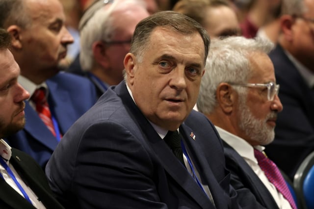 Bosnian Serb leader Milorad Dodik has travelled to several countries despite being the target of arrest warrants