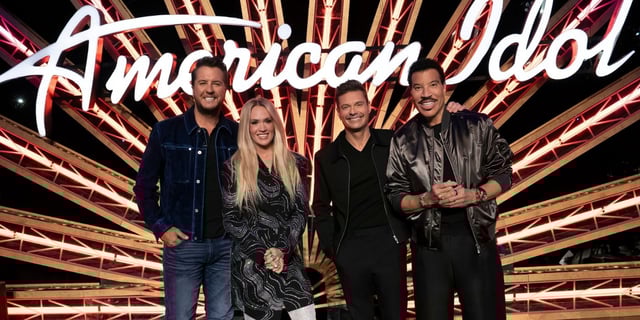 Luke Bryan, Carrie Underwood, Ryan Seacrest, and Lionel Richie celebrate the Idol Arena on 'American Idol' Season 23.