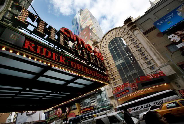 An exterior shot of cinemas in Times Square in New York, October 18, 2006.   REUTERS/Brendan Mcdermid/File Photo