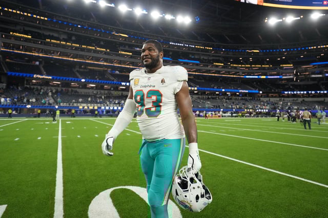 Nov 11, 2024; Inglewood, California, USA; Miami Dolphins defensive tackle Calais Campbell (93) leaves the field after the game against the Los Angeles Rams at SoFi Stadium. Mandatory Credit: Kirby Lee-Imagn Images/File Photo