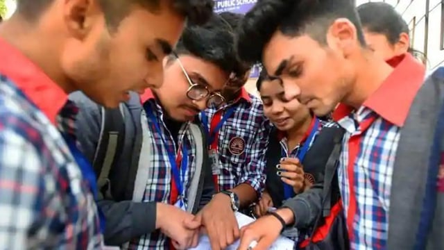 Planning to take up engineering and technology courses after CBSE Class 12 board exams? Here are some entrance examinations students can consider. (HT file)