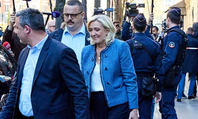 "L’affirmation, également répandue ces jours-ci, selon laquelle il ne faudrait pas prononcer de peine d’inéligibilité à l’égard du candidat « naturel » (qu’est-ce donc ?) d’un important parti est aussi très surprenante et assurément erronée."