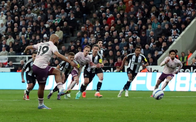Soccer Football - Premier League - Newcastle United v Brentford - St James' Park, Newcastle, Britain - April 2, 2025 Brentford's Bryan Mbeumo scores their first goal from the penalty spot