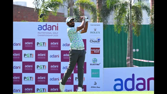 Chandigarh golfer Harendra Gupta shot the day’s best score of 66 to end up in tied third place at six-under 138 along with Honey Baisoya of Delhi who sank two eagles during his round of 68. (HT Photo)
