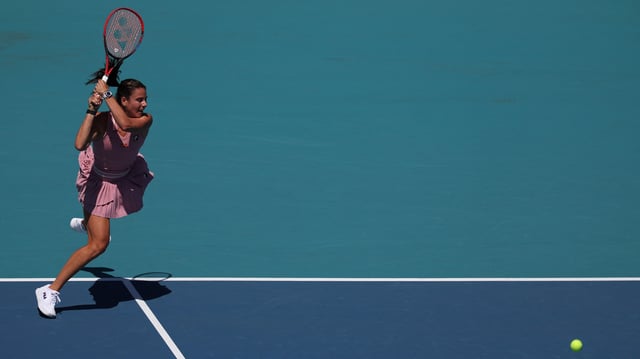 Mar 21, 2025; Miami, FL, USA; Emma Navarro (USA) hits a backhand against Emma Raducanu (GBR)(not pictured) on day four of the Miami Open at Hard Rock Stadium. Mandatory Credit: Geoff Burke-Imagn Images