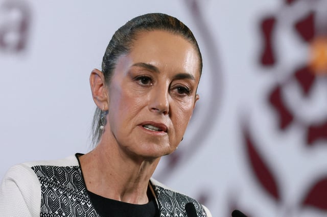 Mexico's President Claudia Sheinbaum addresses the media following U.S. President Donald Trump's announcement of auto industry tariffs, at the National Palace, in Mexico City, Mexico April 3, 2025. REUTERS/Henry Romero/File Photo