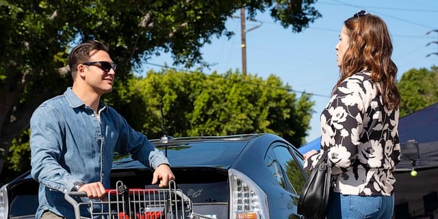 Eddie Diaz talking to Helena Diaz in 9-1-1 Season 8