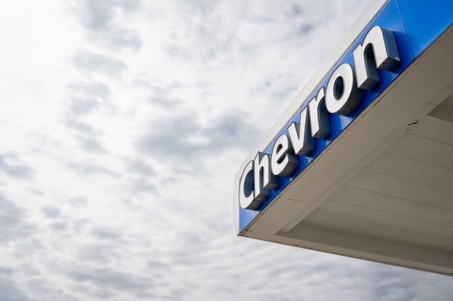 AUSTIN, TEXAS – FEBRUARY 13: The Chevron gas station logo is seen on February 13, 2025 in Austin, Texas. Climbing oil prices are projected to lead to a further increase in gas prices nationwide. Analysts are attributing the rising costs in part to inflation, refineries undergoing maintenance work and President Trump’s more aggressive  posture on Iran, after announcing plans to revive the “maximum pressure” campaign against the country, which seeks to bring Iran’s crude oil sales to zero. (Photo by Brandon Bell/Getty Images)