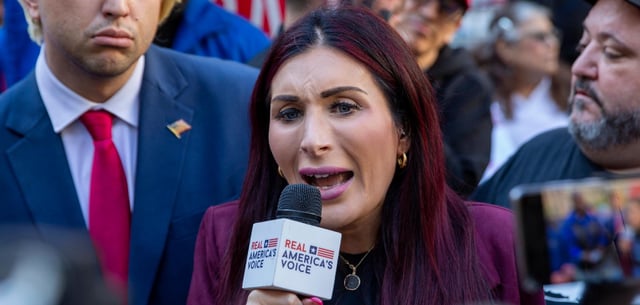 Laura Loomer hat in der Vergangenheit immer wieder auch Verschwörungstheorien verbreitet