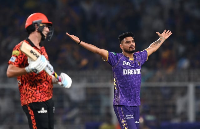 Cricket - Indian Premier League - IPL - Kolkata Knight Riders v Sunrisers Hyderabad - Eden Gardens, Kolkata, India - April 3, 2025 Kolkata Knight Riders' Vaibhav Arora celebrates taking the wicket of Sunrisers Hyderabad's Heinrich Klaasen, caught by Moeen Ali REUTERS/Abhijit Addya