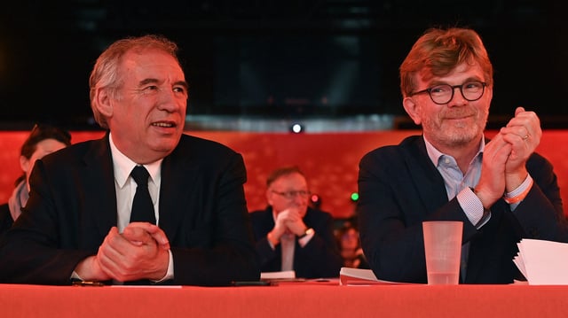 François Bayrou et Marc Fesneau, patron des députés du MoDem, le 23 mars 2024 à Blois (Loir-et-Cher).