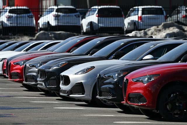 Arnaud Aymé analyse les conséquences du relèvement de 25 % des droits de douane sur les importations d’automobiles aux États-Unis. 