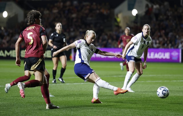 Soccer Football - Women's Nations League - League A - England v Belgium - Ashton Gate, Bristol, Britain - April 4, 2025 England's Beth Mead shoots at goal Action Images via Reuters/Peter Cziborra