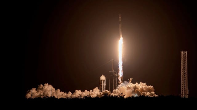 A Falcon 9 rocket carrying the Starlink 13-1 mission launches from Kennedy Space Center, Florida, Jan. 21, 2025 . This mission carried 21 satellites to low Earth orbit to expand global internet capabilities. (U.S. Space Force photo by Robert Mason)