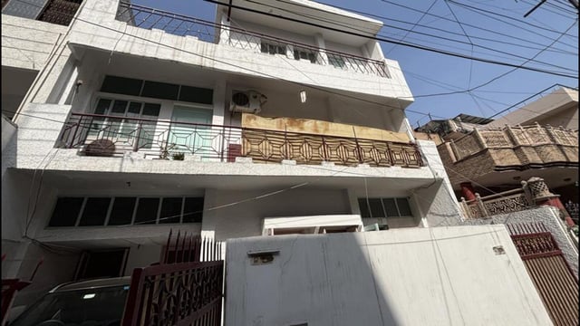 Asma’s brother-in-law, Nadeem, said that his wife Farida and other relatives visited the home that morning and counselled the couple for over five hours and while leaving the kids pleaded with them to take their mom with them. (HT Photo)