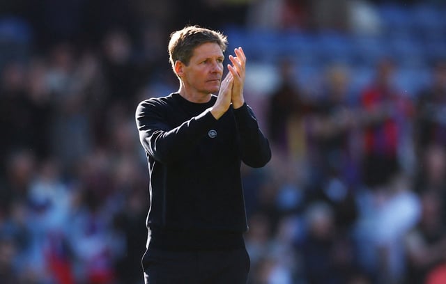 Soccer Football - Premier League - Crystal Palace v Brighton & Hove Albion - Selhurst Park, London, Britain - April 5, 2025 Crystal Palace manager Oliver Glasner applauds fans after the match Action Images via Reuters/Matthew Childs EDITORIAL USE ONLY. NO USE WITH UNAUTHORIZED AUDIO, VIDEO, DATA, FIXTURE LISTS, CLUB/LEAGUE LOGOS OR 'LIVE' SERVICES. ONLINE IN-MATCH USE LIMITED TO 120 IMAGES, NO VIDEO EMULATION. NO USE IN BETTING, GAMES OR SINGLE CLUB/LEAGUE/PLAYER PUBLICATIONS. PLEASE CONTACT YOUR ACCOUNT REPRESENTATIVE FOR FURTHER DETAILS..