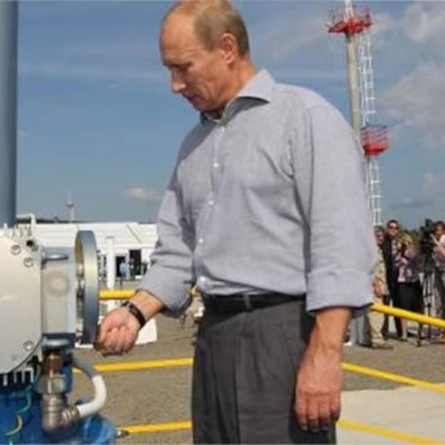 Mit der Verkündung der US-Zölle gegen fast 200 Länder sind auch die Ölpreise stark gefallen. Problematisch ist das vor allem für Russland, wo der Export beim aktuellen Niveau kaum noch Profit abwirft – und sich Kunden abwenden könnten.