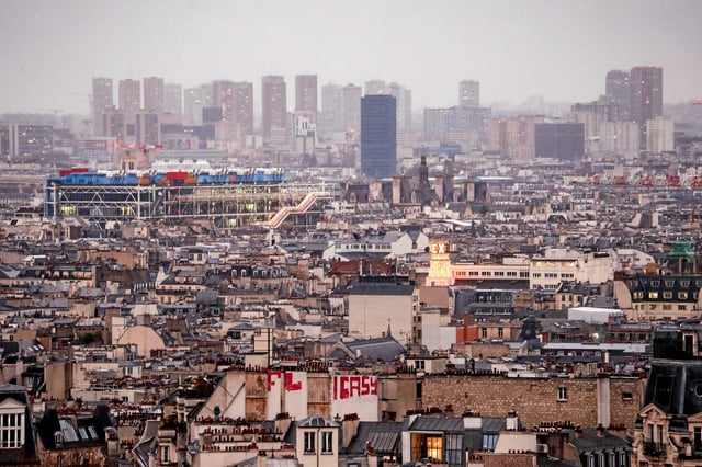 Le texte prévoit pour les municipales en 2026 de scinder les scrutins pour les trois métropoles.
