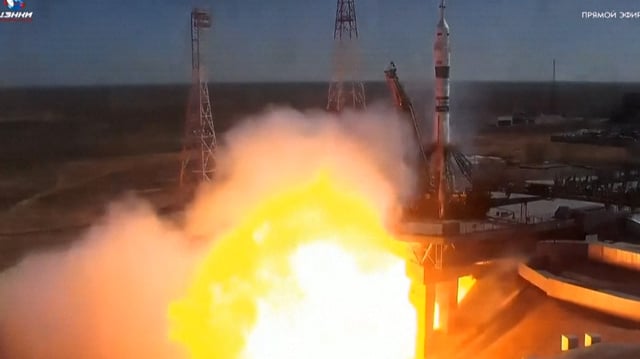 Les images du décollage du vaisseau Soyouz MS-27 vers l'ISS, deux Russes et un Américain à bord