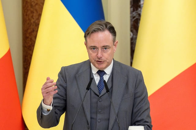 Belgian Prime Minister Bart De Wever speaks at a press conference with Ukrainian President Volodymyr Zelenskiy (not pictured) in Kyiv, Ukraine April 8, 2025.  REUTERS/Thomas Peter