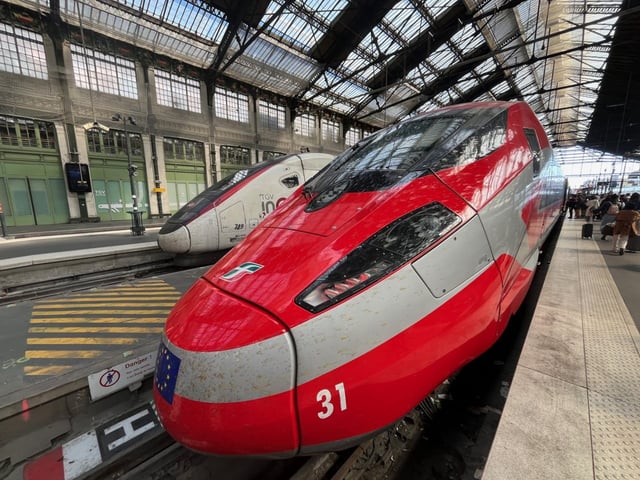 A Frecciarossa train with its sleek red exterior (Photo: Jon Worth)