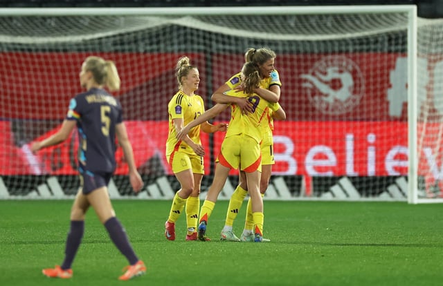 Soccer Football - Women's Nations League - League A - Belgium v England - Den Dreef, Leuven, Belgium - April 8, 2025 Belgium players celebrate after the match REUTERS/Yves Herman