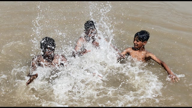 As per IMD, the heatwave will last till April 11 with daytime temperatures crossing the 40°C mark. (HT Photo)