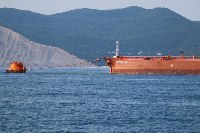 The crude oil tanker Aegean Myth is moored to a single point mooring (SPM) at the Caspian Pipeline Consortium's Marine Terminal in Yuzhnaya Ozereevka near the Black Sea port of Novorossiysk, Russia, July 31, 2021. Caspian Pipeline Consortium (CPC)/Handout via REUTERS REUTERS/File Photo