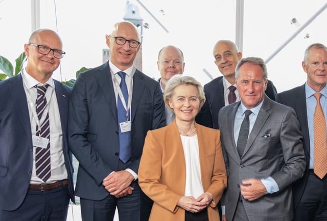 Novo Nordisk&#39;s CEO Lars Fruergaard Jorgensen (second-left) with Ursula von der Leyen (center) in 2024.