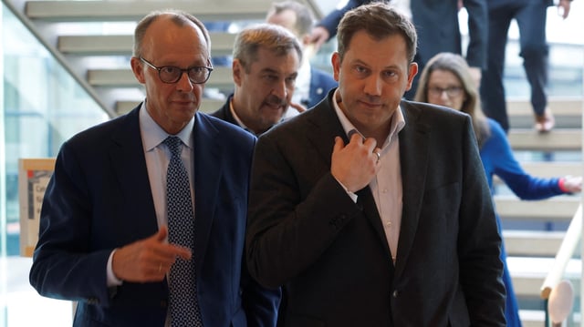De gauche à droite, les dirigeants de partis Friedrich Merz (CDU), Markus Soeder (CSU) et Lars Klingbeil (co-chef du SPD) à Berlin, le 28 mars 2025.