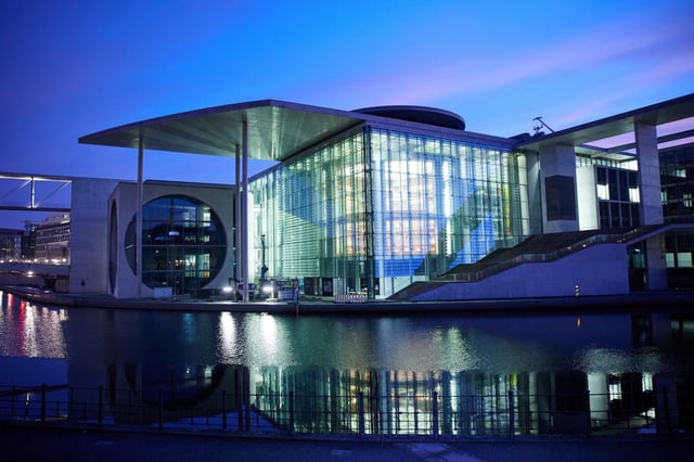 Blick am frühen Morgen auf das Marie-Elisabeth-Lüders-Haus