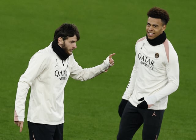 Kvaratskhelia et Doué dans le 11 de départ du Paris-SG ce mercredi.