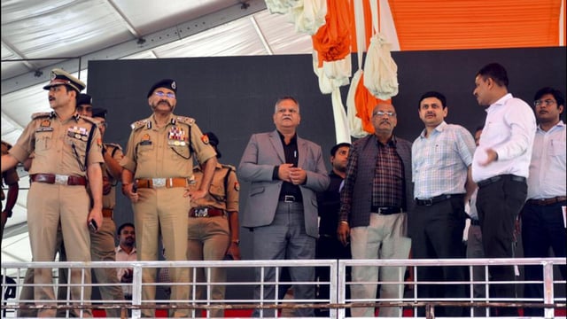 Six SP, eight additional SP, 33 DSPs along with 4,000 security personnel, including police, PAC and jawans of Paramilitary forces will be deployed during the PM’s visit, commissioner of police, Varanasi, Mohit Agarwal said. (PTI)