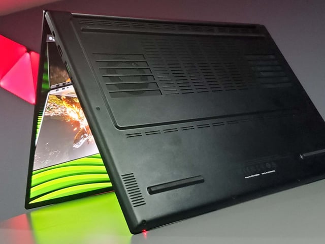 Razer Blade 16 (2025) gaming laptop