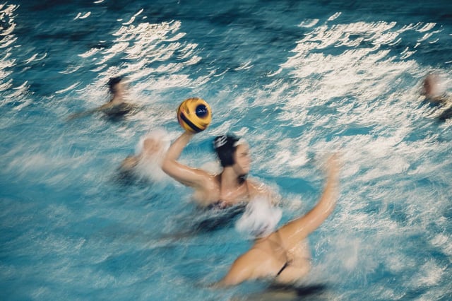 Lors d'une séance d'entrainement de l'équipe de France féminine de water-polo, à l'Insep, à Paris, le 28 mars 2024.