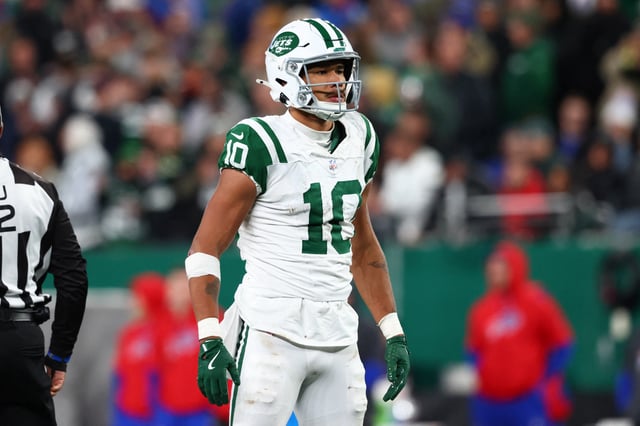 Oct 14, 2024; East Rutherford, New Jersey, USA; New York Jets wide receiver Allen Lazard (10) reacts after catching a pass for a first down against the Buffalo Bills during the second half at MetLife Stadium. Mandatory Credit: Ed Mulholland-Imagn Images/ File Photo