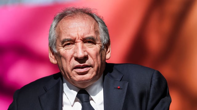Le premier ministre français François Bayrou assiste à un rassemblement politique du parti Renaissance à Saint-Denis près de Paris, France, le 6 avril 2025.