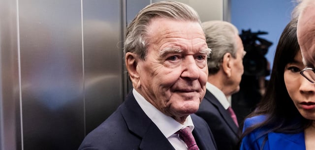 Altkanzler Gerhard Schröder (SPD), und seine Ehefrau Soyeon Schröder-Kim im Jahr 2024