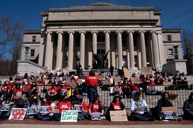 Students stage a walk-out protest at Columbia University’s Low Library steps to condemn the presence of U.S. Immigration Customs Enforcement (ICE) agents on campus and call for the release of Mahmoud Khalil in New York City,  U.S., March 11, 2025. REUTERS/Dana Edwards/File Photo
