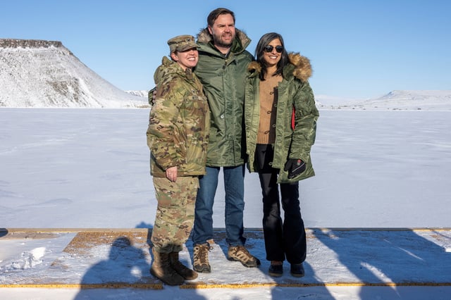 US Vice President JD Vance and second lady Usha Vance stand with Col. Susannah Meyers, commander of the US military's Pituffik Space Base, as they tour the base in Greenland on March 28, 2025. Col. Susannah Meyers, commander of the US military's Pituffik Space Base, was removed from command on April 10, 2025, according to a statement released by the Space Operations Command.     JIM WATSON/Pool via REUTERS