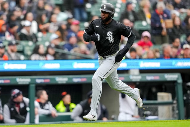 DETROIT, MICHIGAN - APRIL 05: Luis Robert Jr. #88 of the Chicago White Sox runs in action against the Detroit Tigers at Comerica Park on April 05, 2025 in Detroit, Michigan.