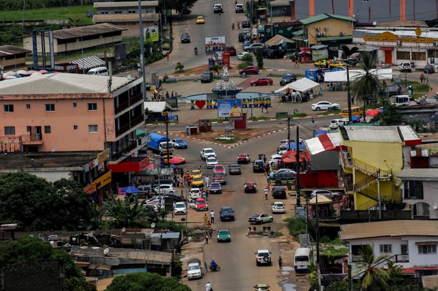 A general view of a junction in Nzeng-Ayong, a day ahead of the 2025 Gabonese presidential election, in Libreville, Gabon April 11, 2025. REUTERS/Luc Gnago