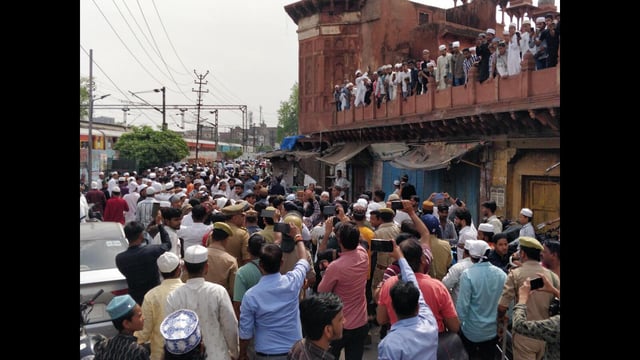 Protesters at the Jama Masjid in Agra on Friday. (HT Photo)